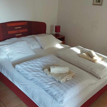 Mediterran Apartman Es Vendeghaz Hajduszoboszlo Exterior foto
