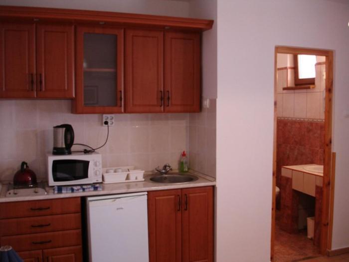 Mediterran Apartman Es Vendeghaz Hajduszoboszlo Exterior foto