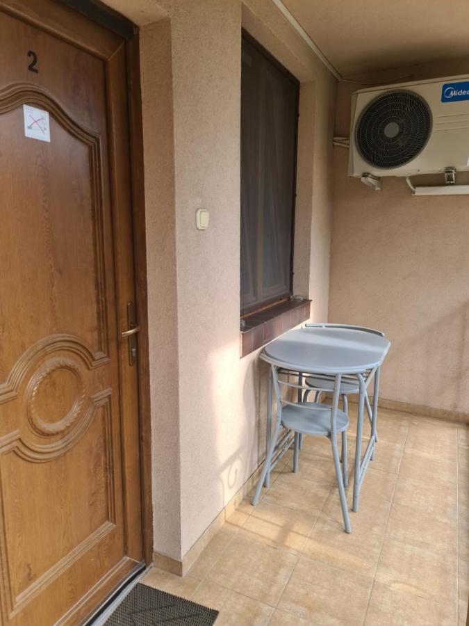 Mediterran Apartman Es Vendeghaz Hajduszoboszlo Exterior foto