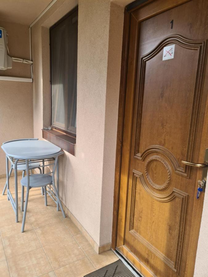 Mediterran Apartman Es Vendeghaz Hajduszoboszlo Exterior foto