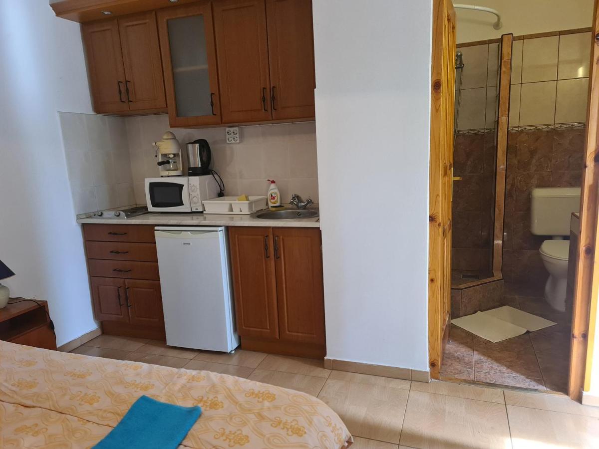 Mediterran Apartman Es Vendeghaz Hajduszoboszlo Exterior foto