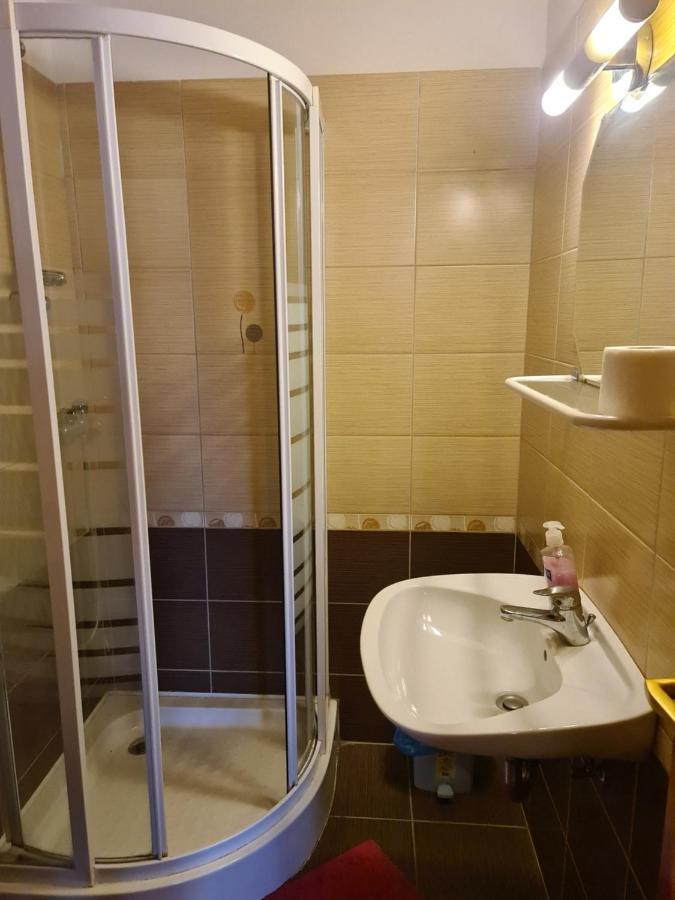 Mediterran Apartman Es Vendeghaz Hajduszoboszlo Exterior foto