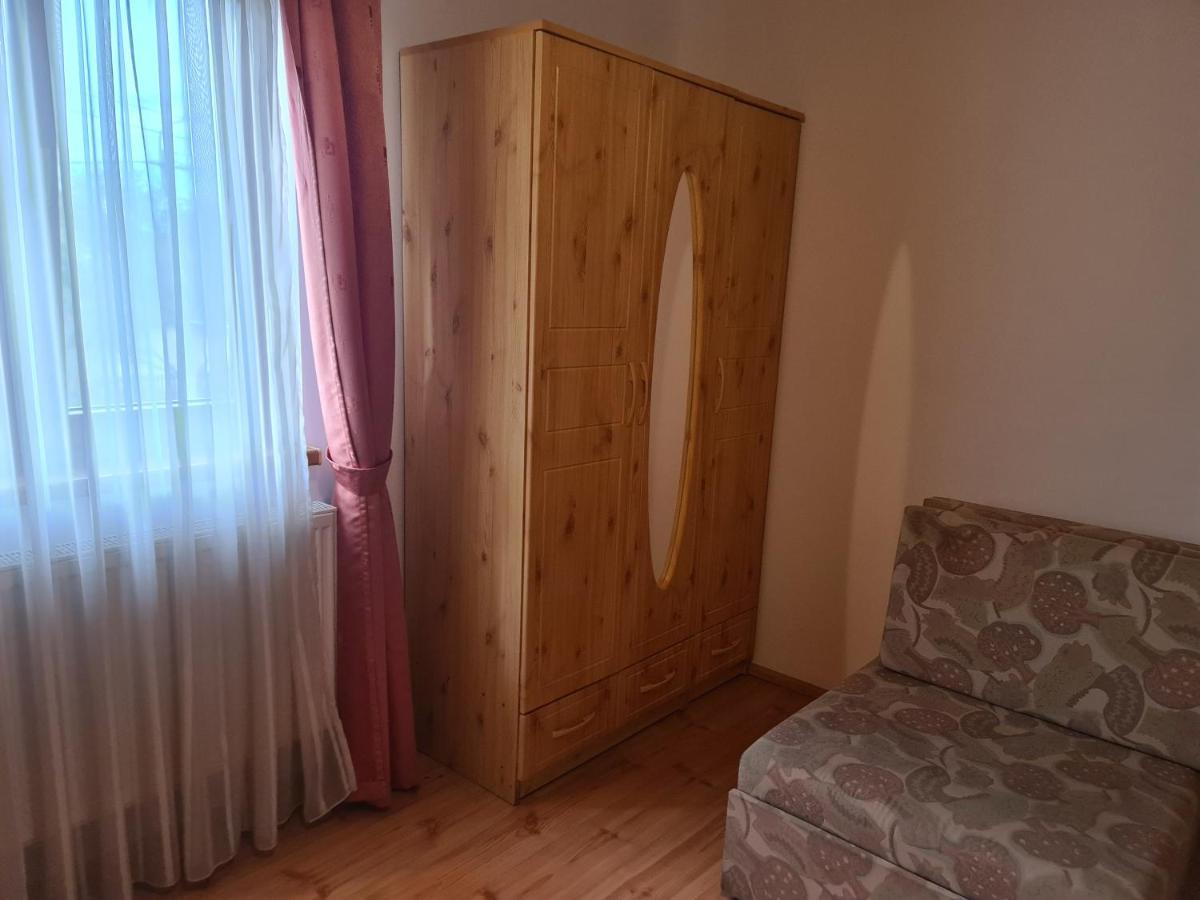 Mediterran Apartman Es Vendeghaz Hajduszoboszlo Exterior foto
