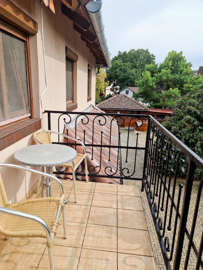 Mediterran Apartman Es Vendeghaz Hajduszoboszlo Exterior foto