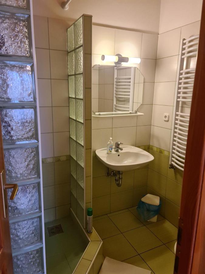 Mediterran Apartman Es Vendeghaz Hajduszoboszlo Exterior foto