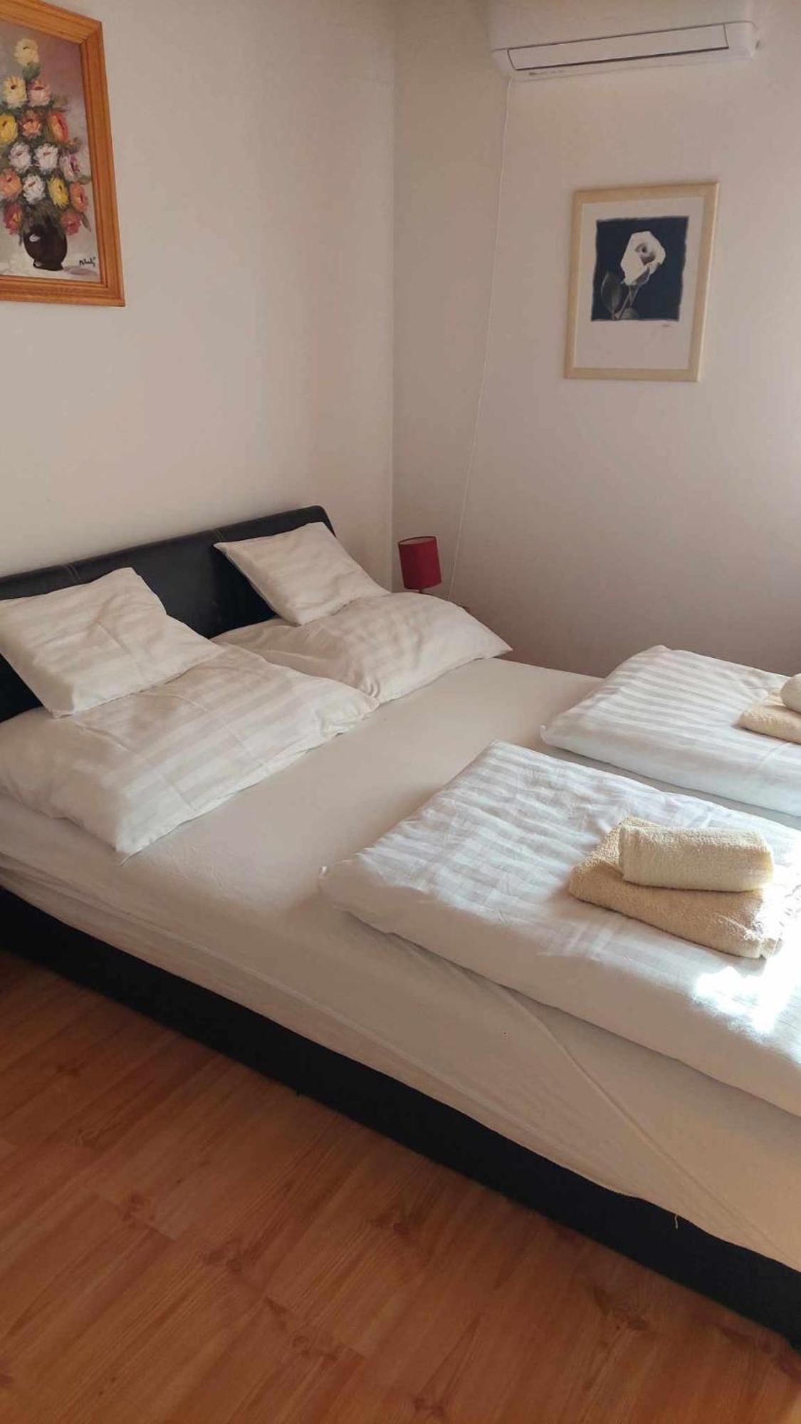 Mediterran Apartman Es Vendeghaz Hajduszoboszlo Exterior foto